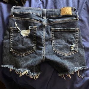 american eagle shorts, size 4 ,good condition.